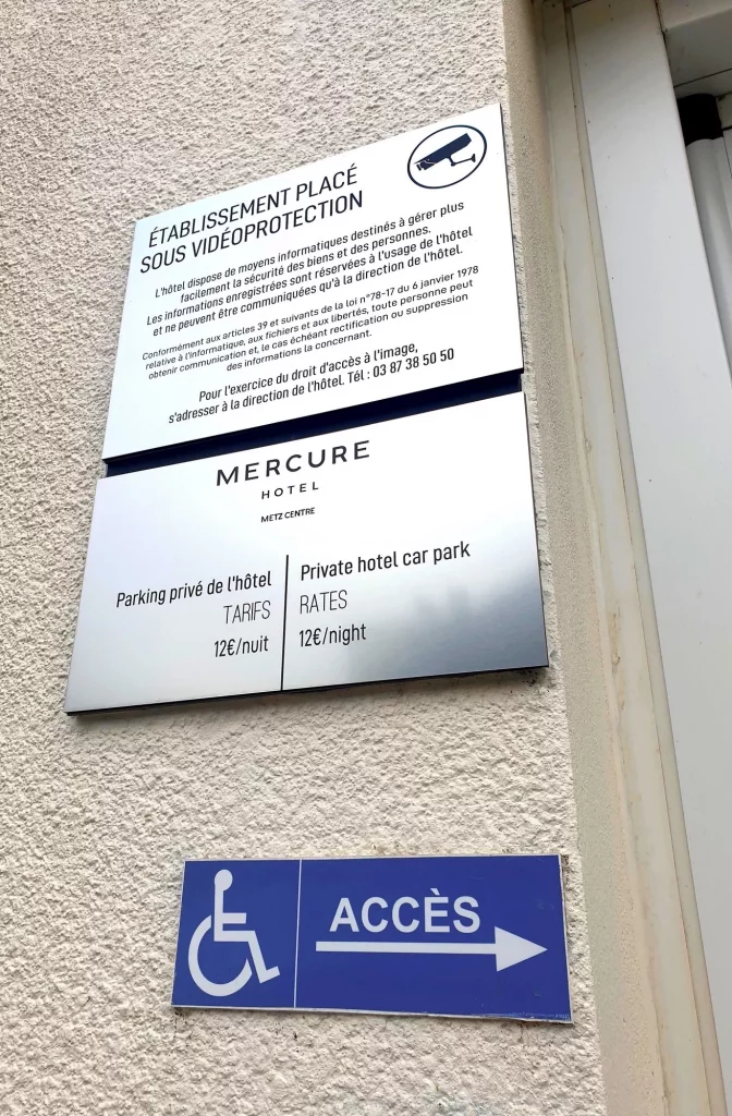 Mercure-Hotel-Panneaux-Ext