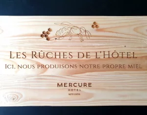 Mercure-Hotel-Panneau-Ruche